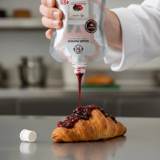 Madò Horeca - Confettura Premium Frutti di Bosco 45% Frutta in Doypack da 700g