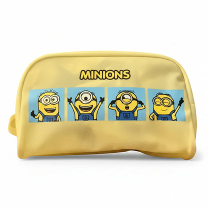 Astuccio giallo Minions con stampa frontale divisa in quattro riquadri con le espressioni dei personaggi e logo Minions su sfondo bianco