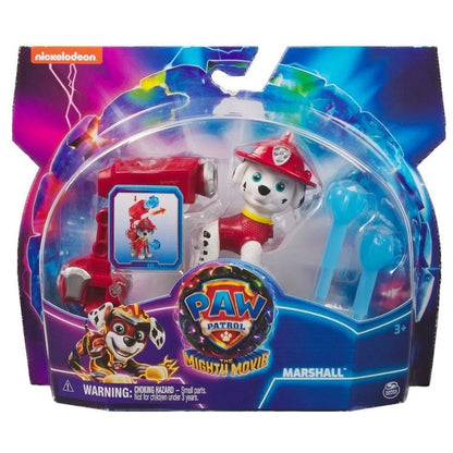 Confezione dell'action figure di Marshall da Paw Patrol The Mighty Movie di Spin Master, con la statuetta del cucciolo pompiere e i suoi accessori con proiettili blu inseriti nella scatola originale a tema cinematografico