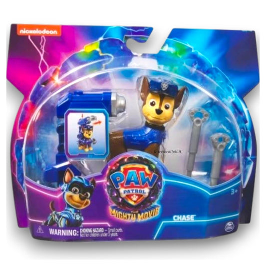 Confezione dell'action figure di Chase da Paw Patrol The Mighty Movie di Spin Master, con la statuetta del cucciolo e i suoi accessori inseriti nella scatola originale a tema cinematografico