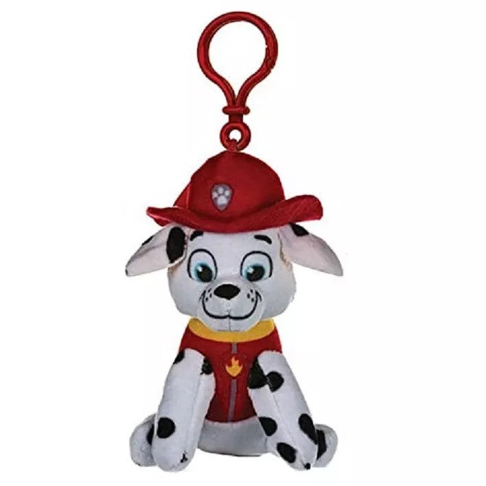 Portachiavi in peluche di Marshall della serie Paw Patrol, raffigurato seduto con la sua divisa e il cappello da pompiere rosso, dotato di un gancio superiore in plastica rossa