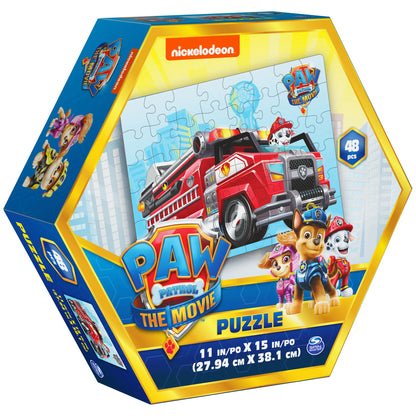 Confezione esagonale del puzzle Paw Patrol  Marshall The Movie da 48 pezzi di Spin Master, con l'immagine completata che mostra Chase, Marshall e Skye e le dimensioni di 27,94x38,1 cm