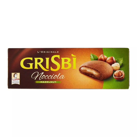 Confezione di biscotti Grisbì alla nocciola Matilde Vicenzi con biscotto aperto mostrante la crema, su sfondo neutro
