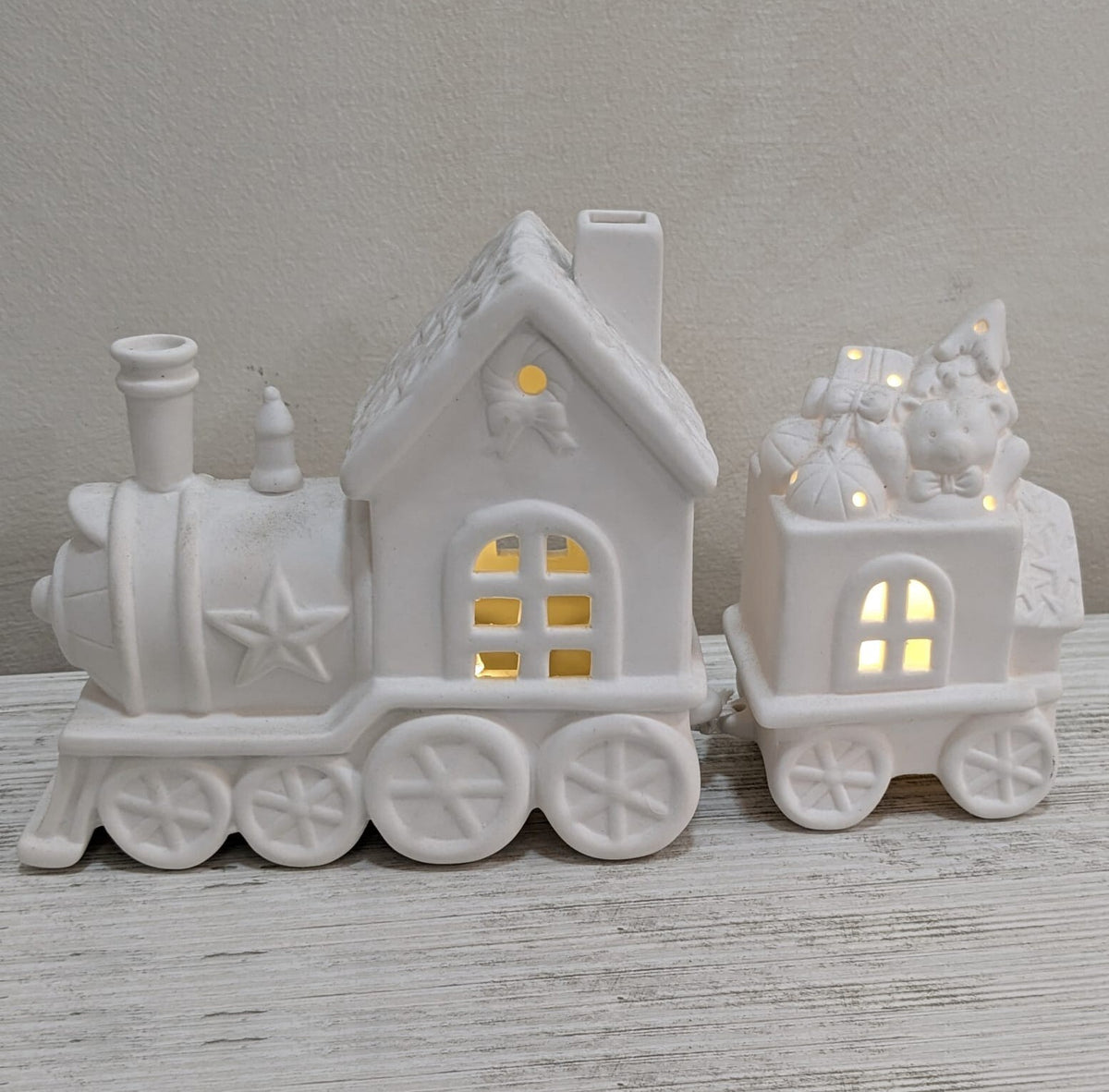 Treno Decorazione Luminoso con Vagone e Orsetto Luci Ceramica Bianca Natale 2026