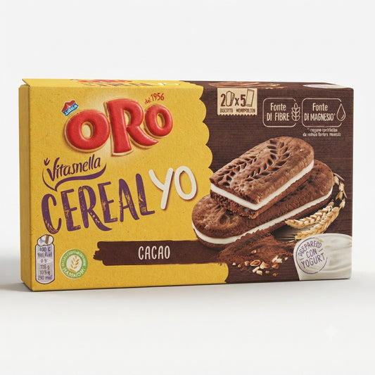Confezione di biscotti Oro Vitasnella CerealYo al cacao con farcitura allo yogurt su sfondo neutro