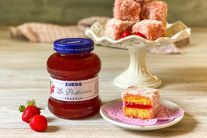 Zuegg - La Pasticcera Confettura Extra di Fragole in Vaso da 700g (Nuova Ricetta)