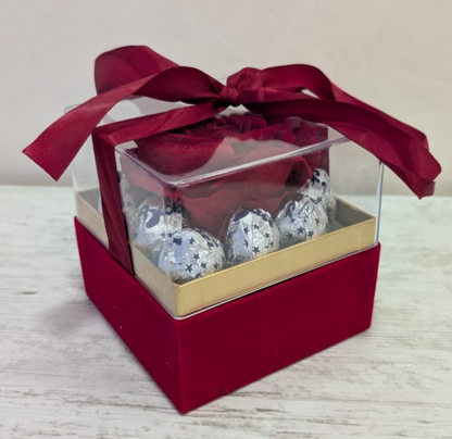 Scatola Rossa con Cioccolato e Rosa Velluto