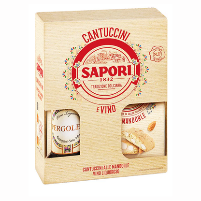 Confezione regalo Sapori 1832 con cantuccini alle mandorle e vino liquoroso Pergole all'interno di una scatola effetto legno con finestrelle su sfondo bianco