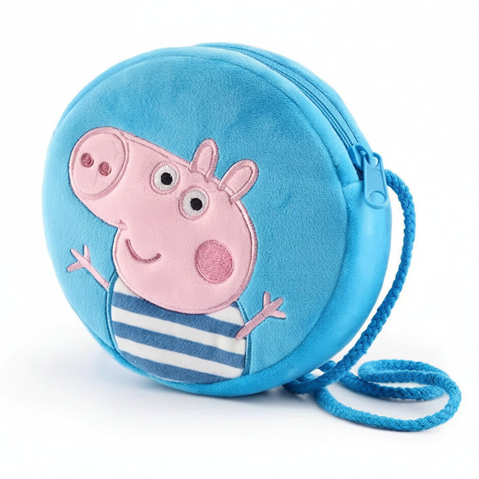 Borsetta rotonda in peluche azzurro di Peppa Pig con applicazione ricamata, chiusura a zip e tracolla in cordino su sfondo bianco
