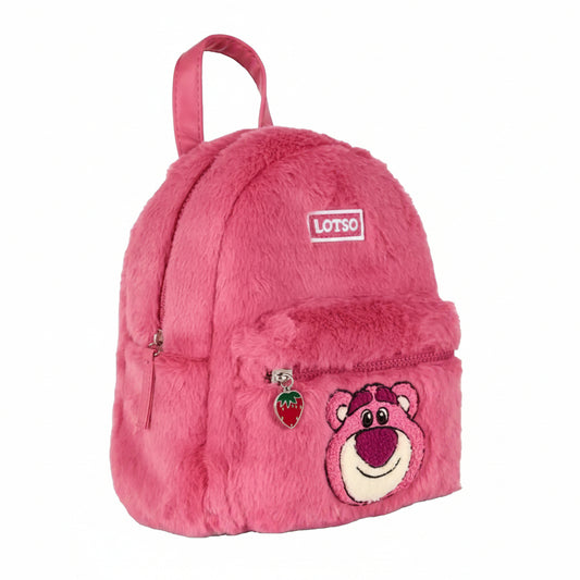 Zainetto peluche rosa Disney Toy Story a tema Lotso con tasca frontale, ricamo dell'orsetto e ciondolo a forma di fragola sulla zip su sfondo bianco